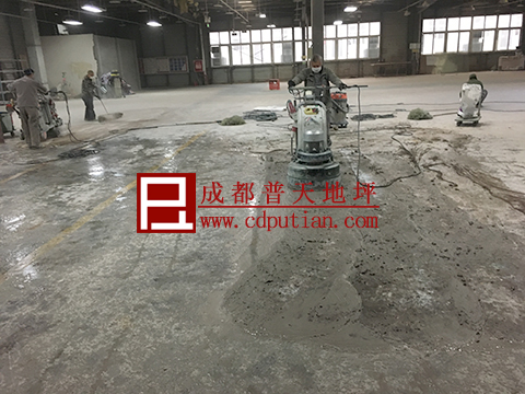 崇州家具厂车间地坪翻新改造施工中