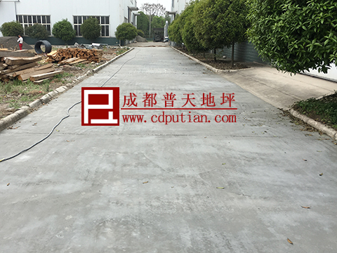 工厂水泥路面起砂破烂处理方法3
