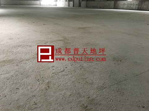 污损水泥地面涂刷环氧地坪漆前后对比3