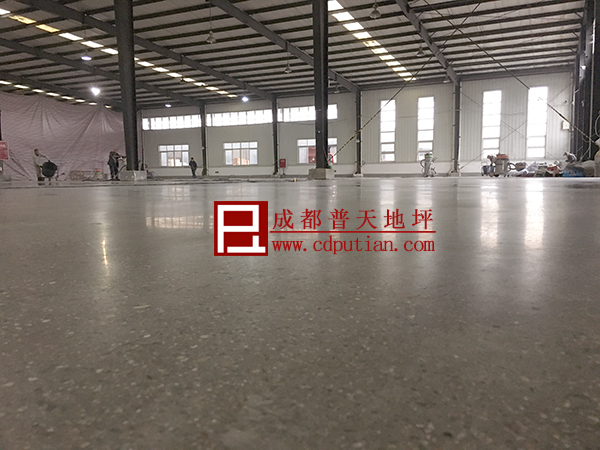 环氧地坪改造成固化剂地坪施工后